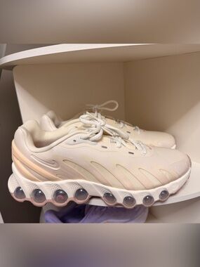 Nike Women's Cream/Light Pink React-Style Cushion Running Shoes 10.5